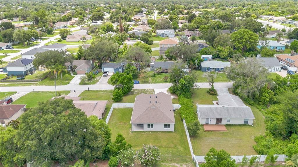 Activo con contrato: $355,000 (4 camas, 2 baños, 1836 Pies cuadrados)