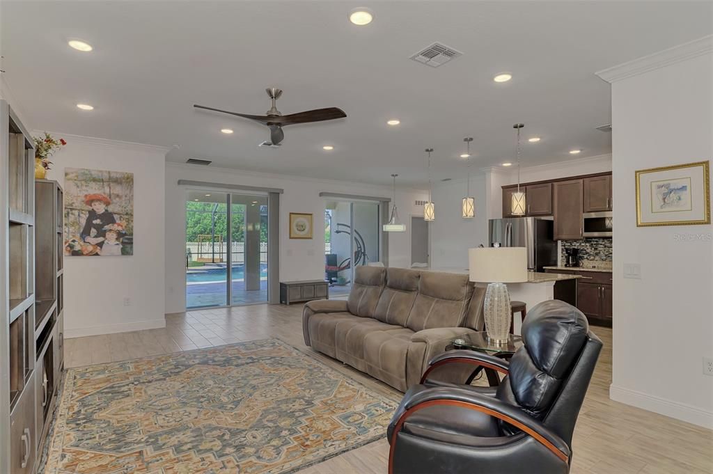 For Sale: $699,900 (4 beds, 3 baths, 2431 Square Feet)