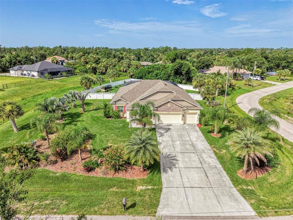For Sale: $699,900 (4 beds, 3 baths, 2431 Square Feet)