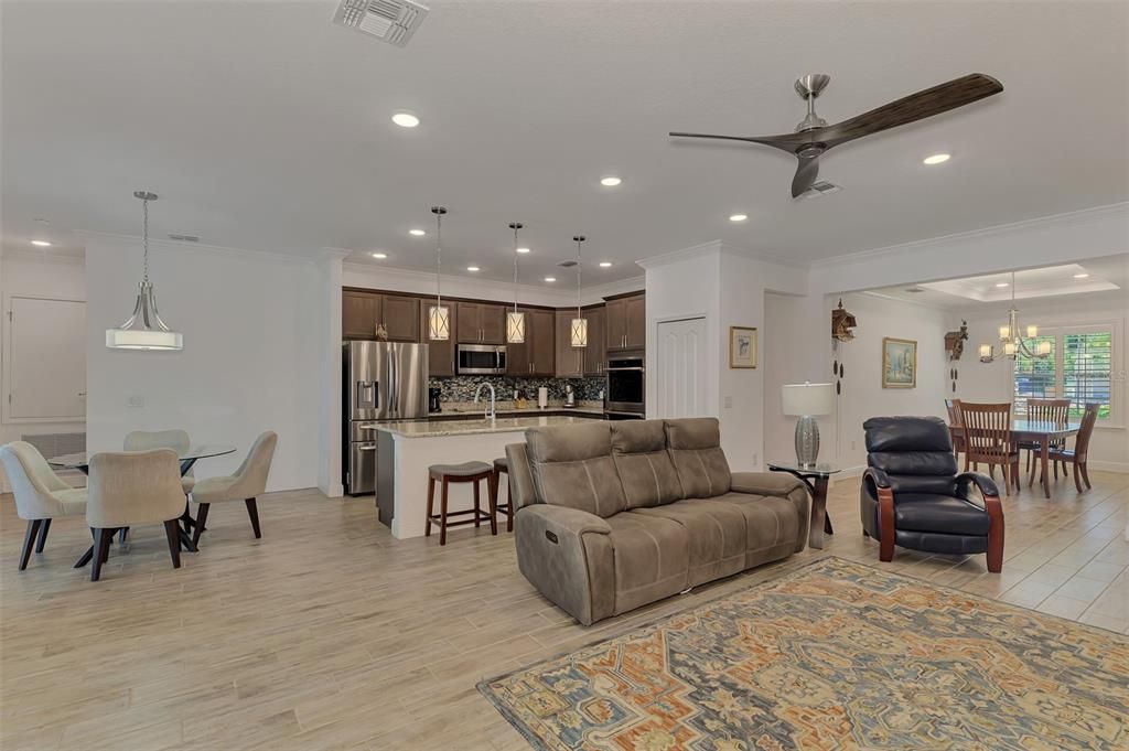 For Sale: $699,900 (4 beds, 3 baths, 2431 Square Feet)