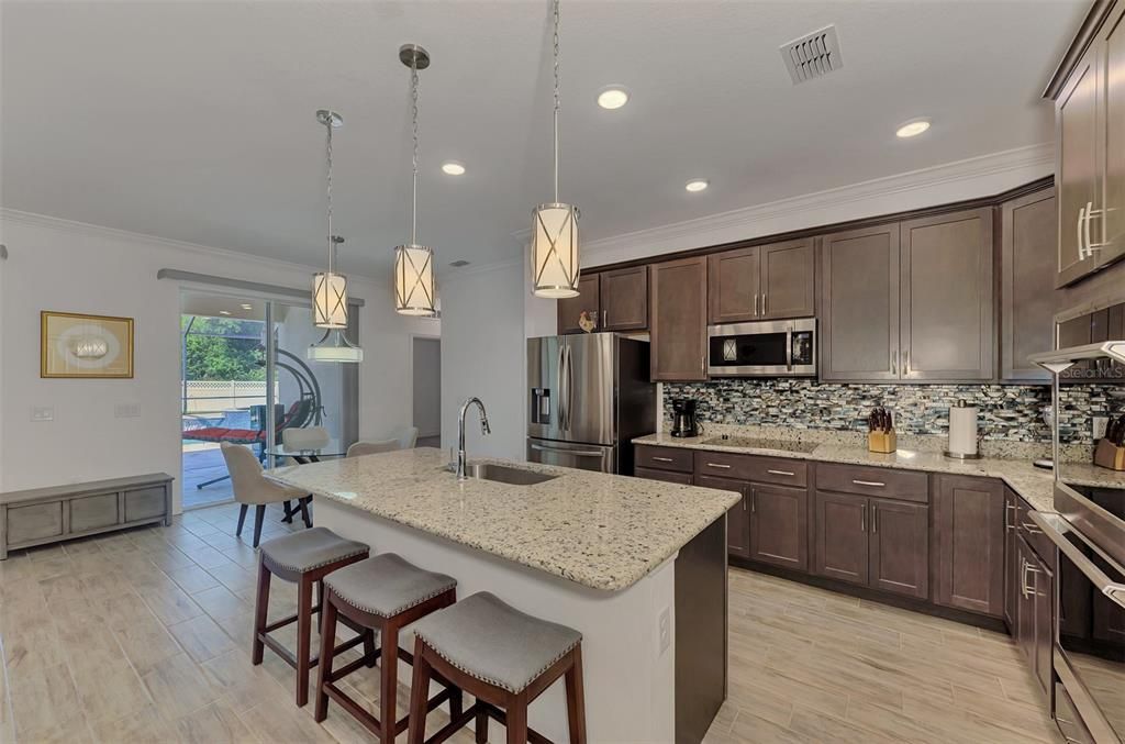 For Sale: $699,900 (4 beds, 3 baths, 2431 Square Feet)