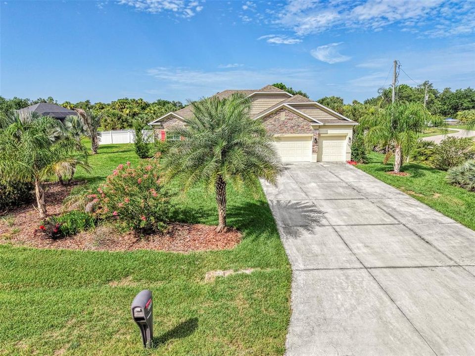 For Sale: $699,900 (4 beds, 3 baths, 2431 Square Feet)