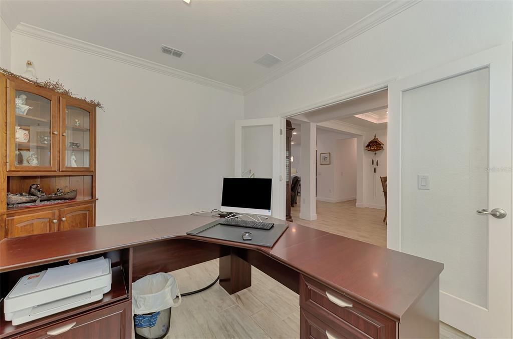 For Sale: $699,900 (4 beds, 3 baths, 2431 Square Feet)