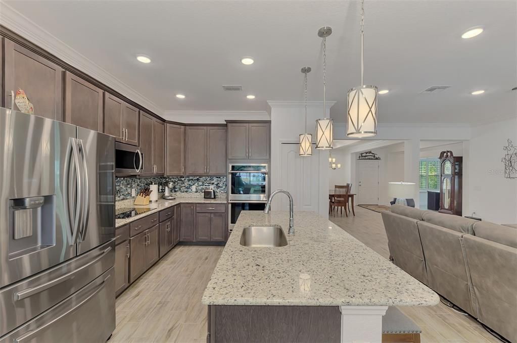 For Sale: $699,900 (4 beds, 3 baths, 2431 Square Feet)