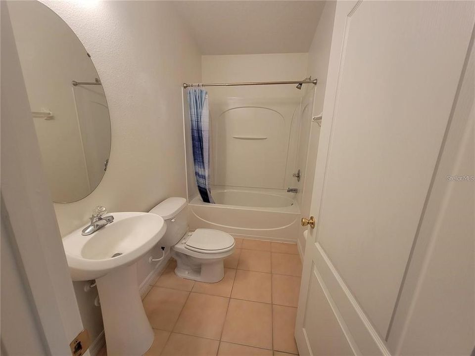 For Rent: $1,900 (2 beds, 2 baths, 1216 Square Feet)