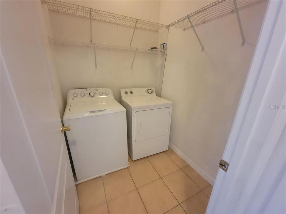 For Rent: $1,900 (2 beds, 2 baths, 1216 Square Feet)