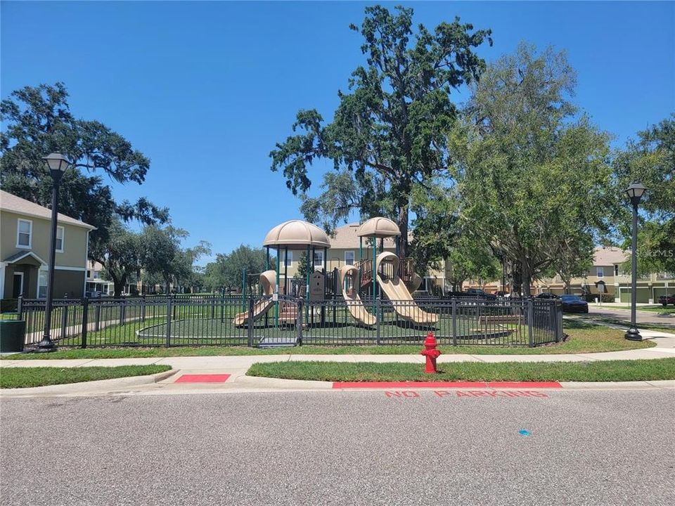 For Rent: $1,900 (2 beds, 2 baths, 1216 Square Feet)