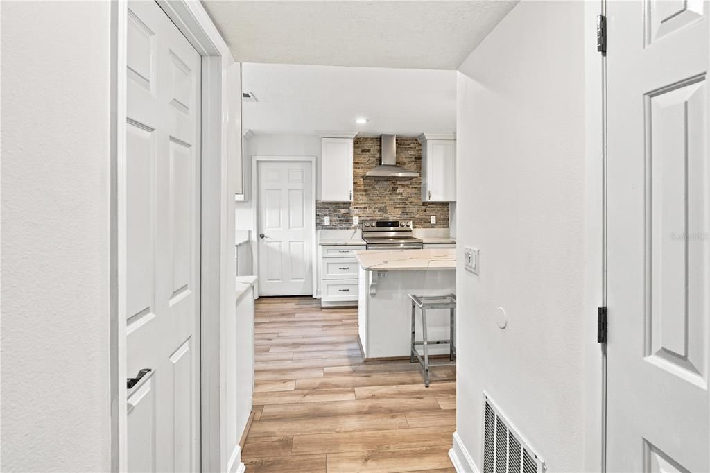 Activo con contrato: $549,900 (4 camas, 3 baños, 3095 Pies cuadrados)