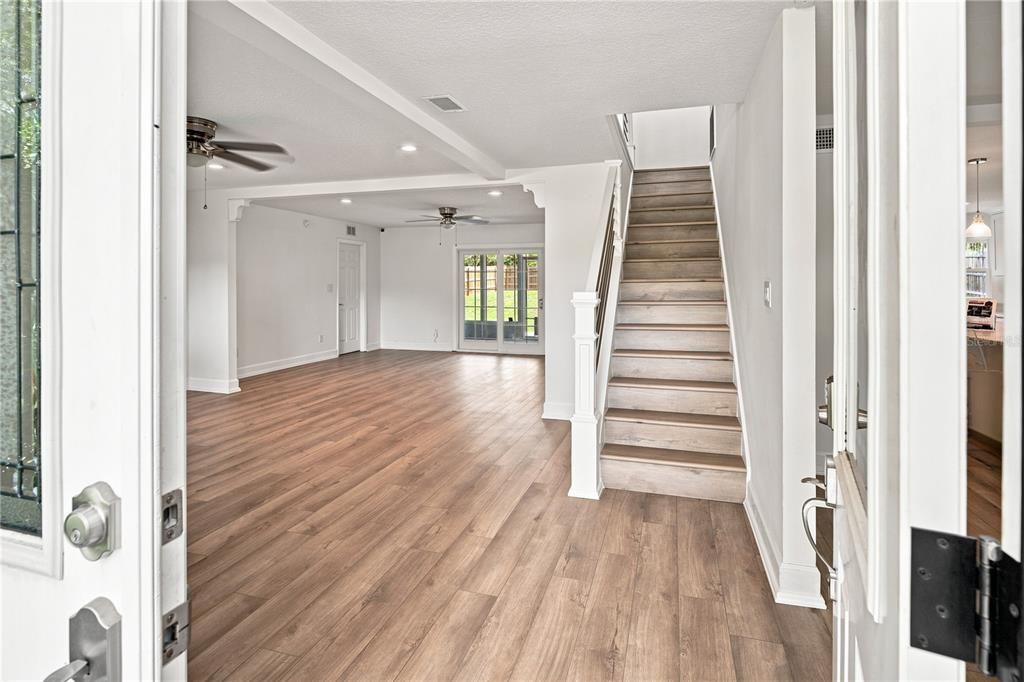 Activo con contrato: $549,900 (4 camas, 3 baños, 3095 Pies cuadrados)