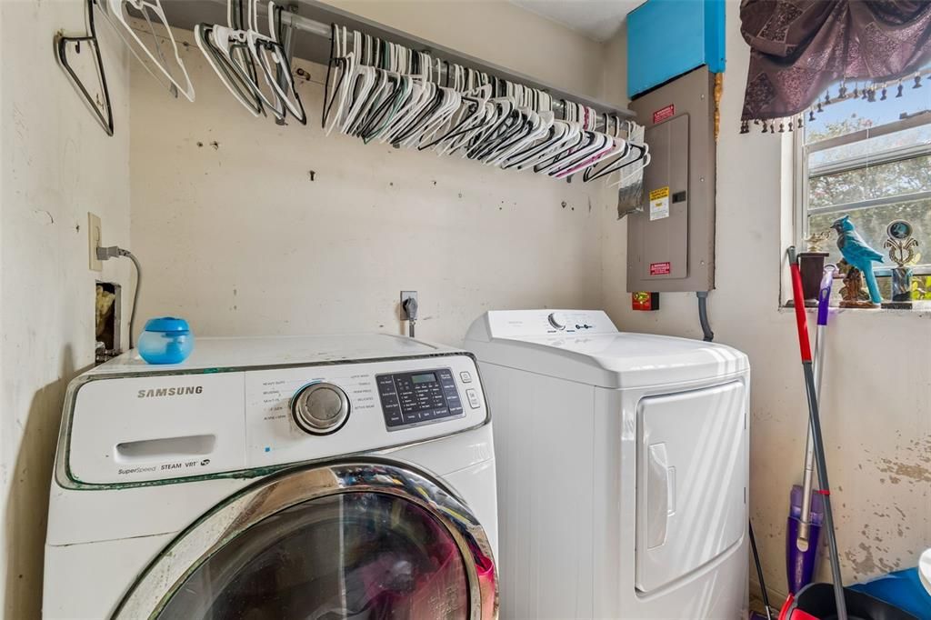 На продажу: $359,000 (4 спален, 2 ванн, 2300 Квадратных фут)