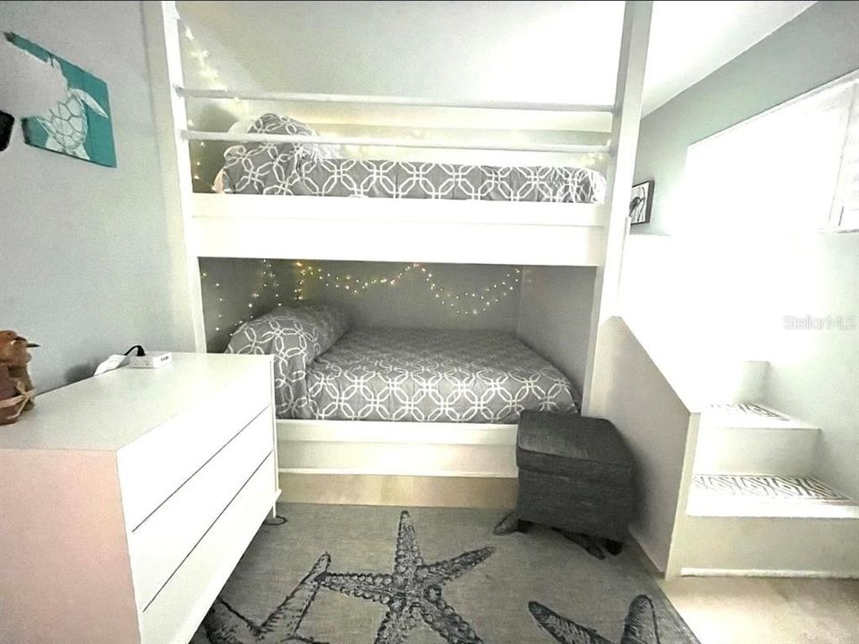 В аренду: $4,000 (2 спален, 2 ванн, 991 Квадратных фут)
