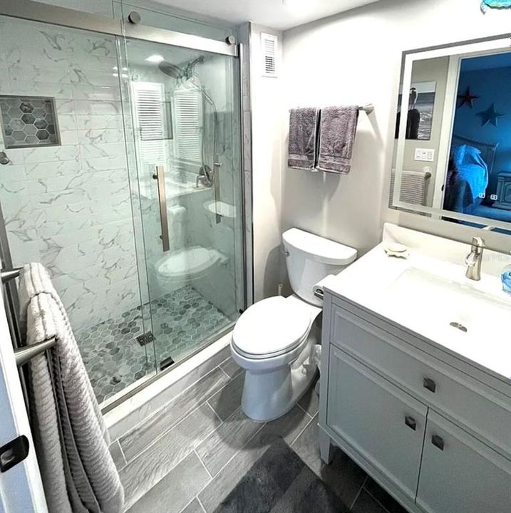 В аренду: $4,000 (2 спален, 2 ванн, 991 Квадратных фут)