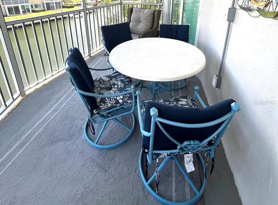 В аренду: $4,000 (2 спален, 2 ванн, 991 Квадратных фут)