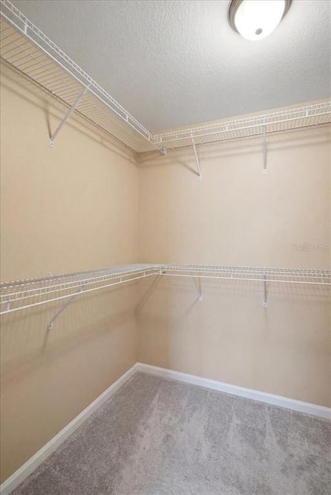 En Venta: $550,000 (4 camas, 3 baños, 3587 Pies cuadrados)