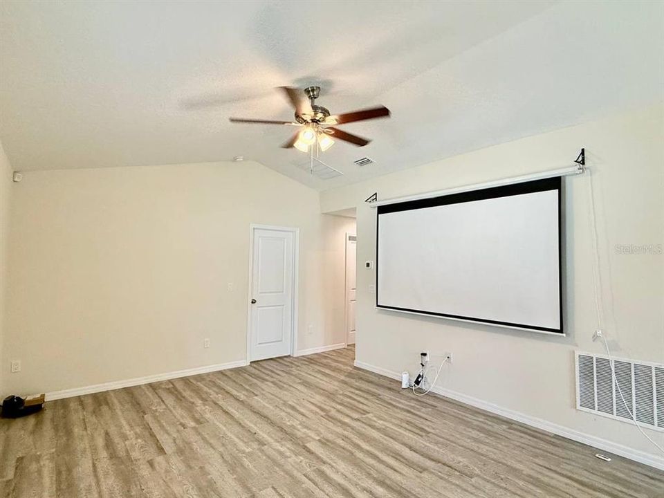 В аренду: $2,300 (3 спален, 2 ванн, 1421 Квадратных фут)