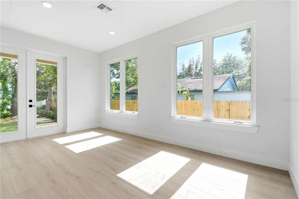 For Sale: $559,000 (3 beds, 2 baths, 1576 Square Feet)