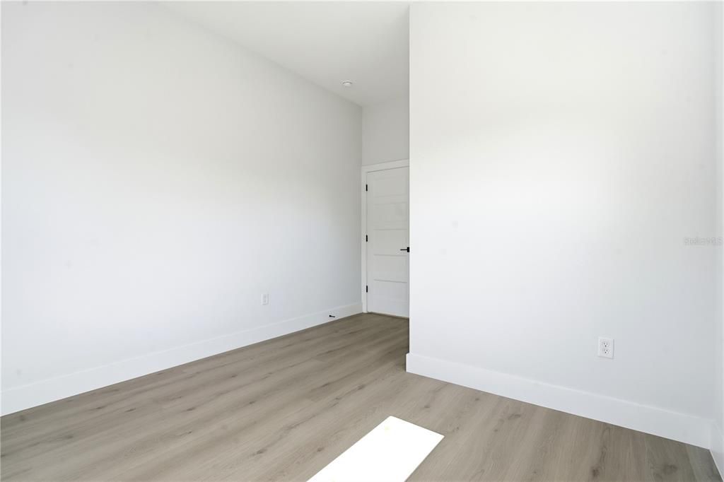 For Sale: $559,000 (3 beds, 2 baths, 1576 Square Feet)