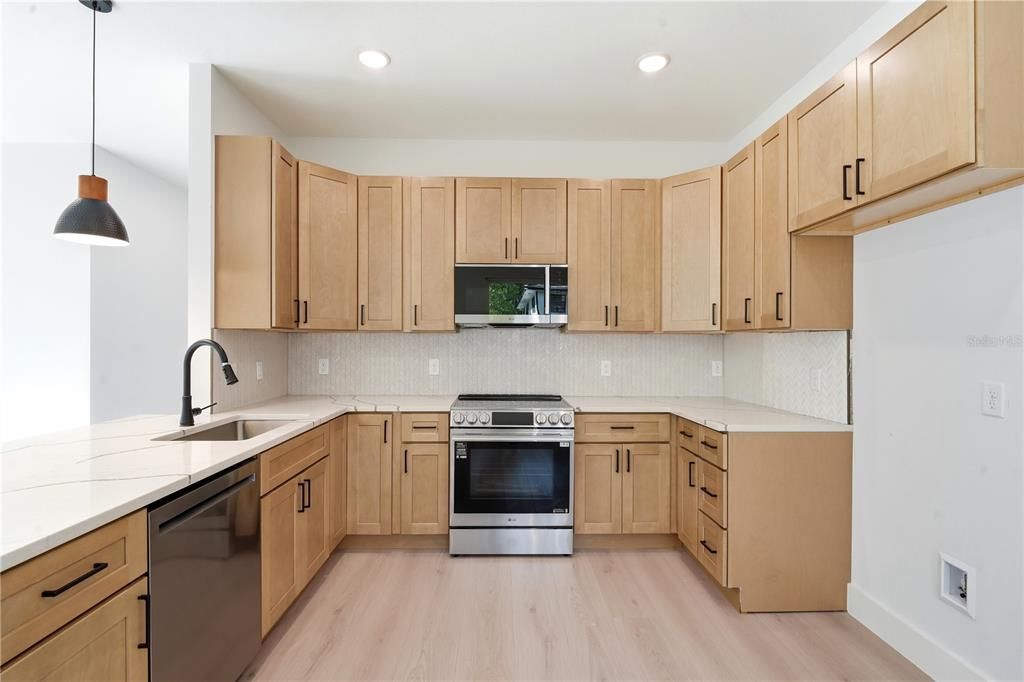 For Sale: $559,000 (3 beds, 2 baths, 1576 Square Feet)