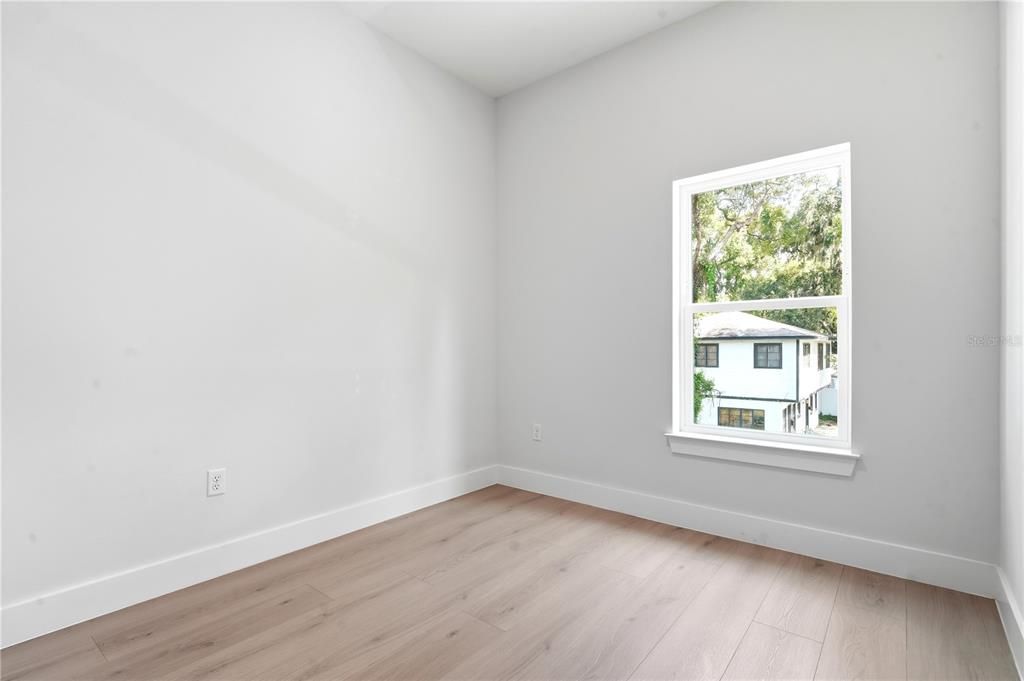 For Sale: $559,000 (3 beds, 2 baths, 1576 Square Feet)