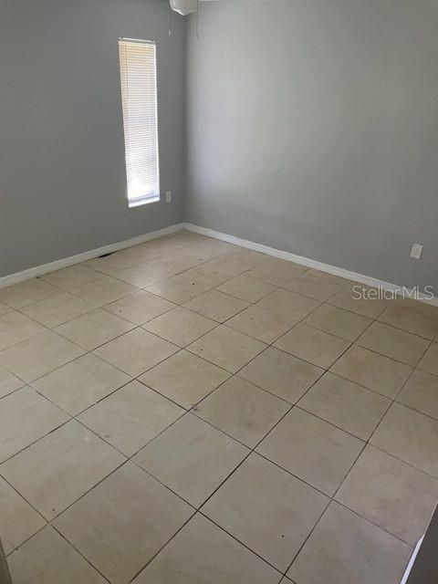 For Rent: $1,150 (1 beds, 1 baths, 800 Square Feet)