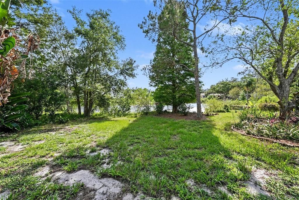 Activo con contrato: $299,000 (3 camas, 1 baños, 1056 Pies cuadrados)