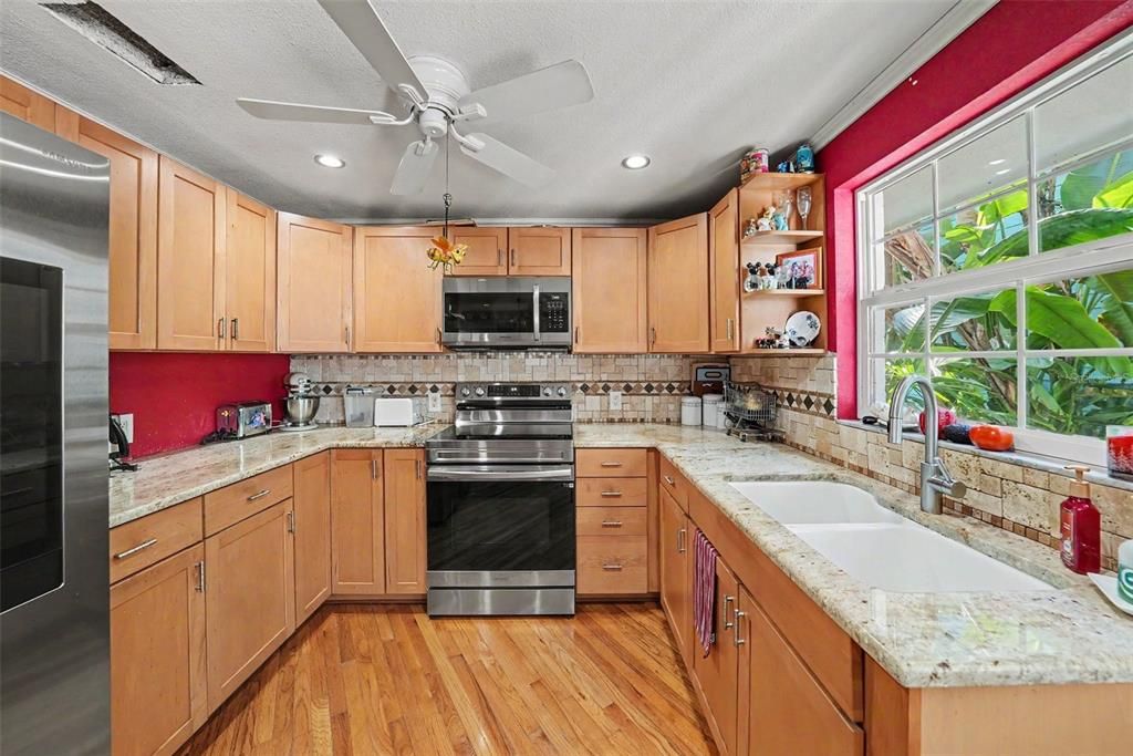 Activo con contrato: $299,000 (3 camas, 1 baños, 1056 Pies cuadrados)