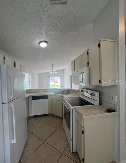 В аренду: $2,000 (3 спален, 2 ванн, 1183 Квадратных фут)