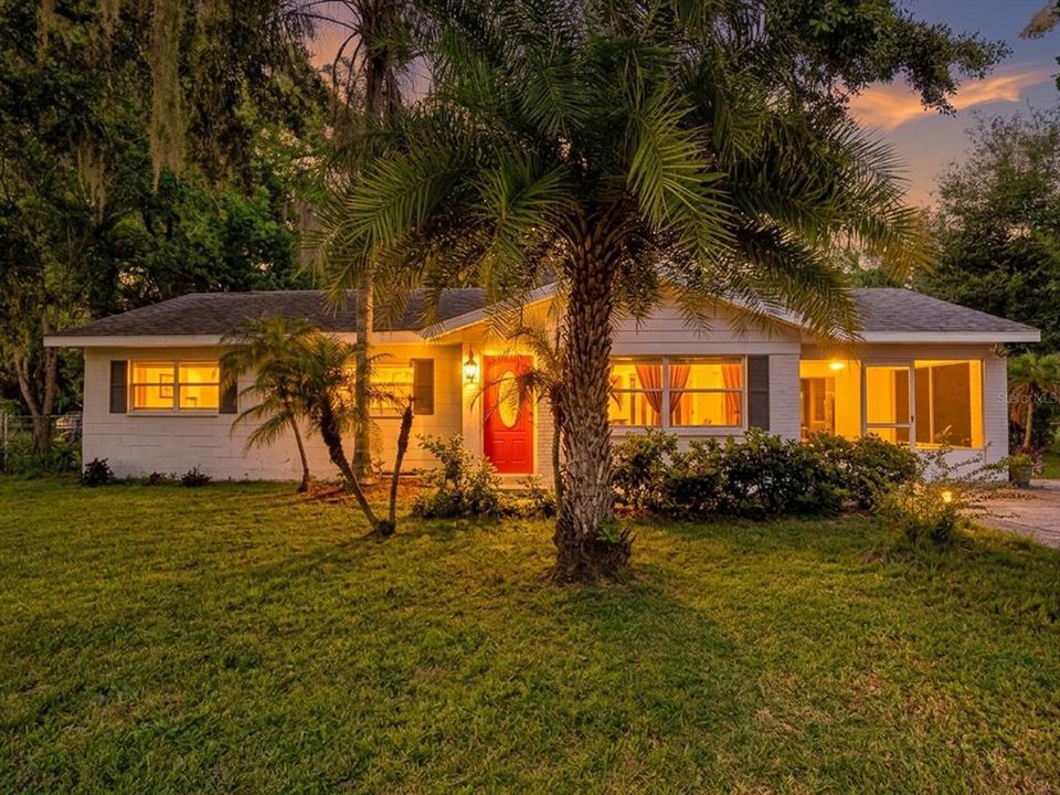 For Sale: $284,990 (3 beds, 1 baths, 1301 Square Feet)