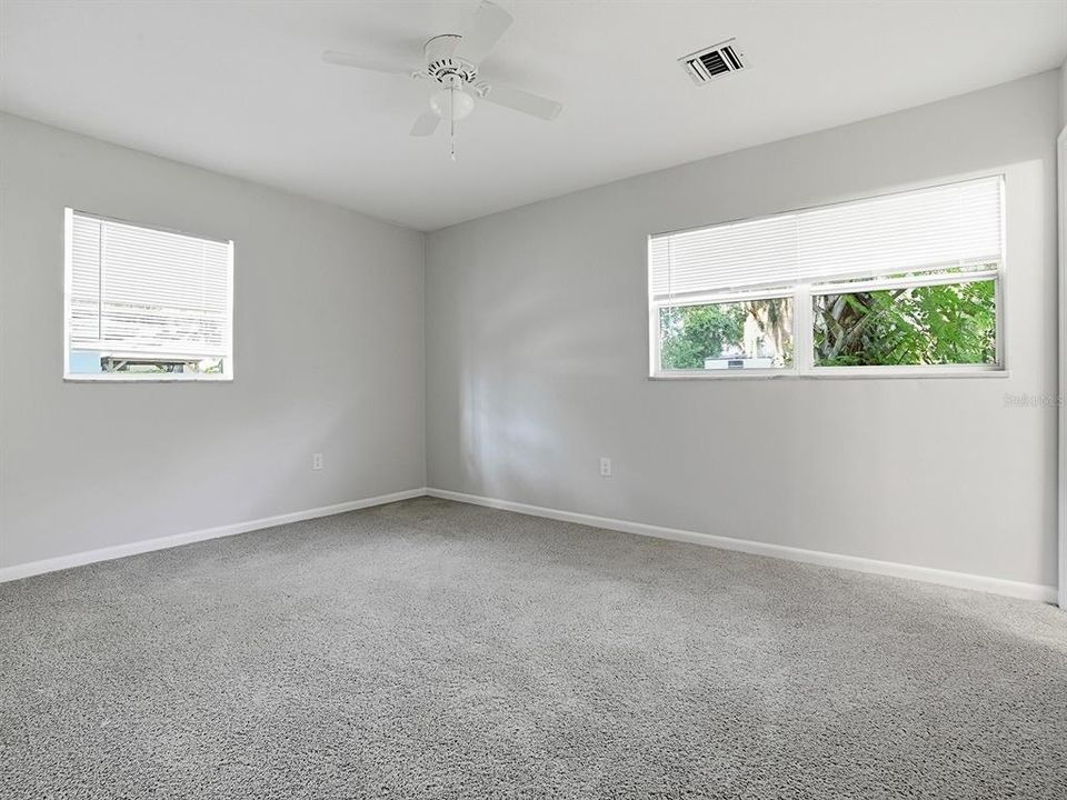 For Sale: $284,990 (3 beds, 1 baths, 1301 Square Feet)