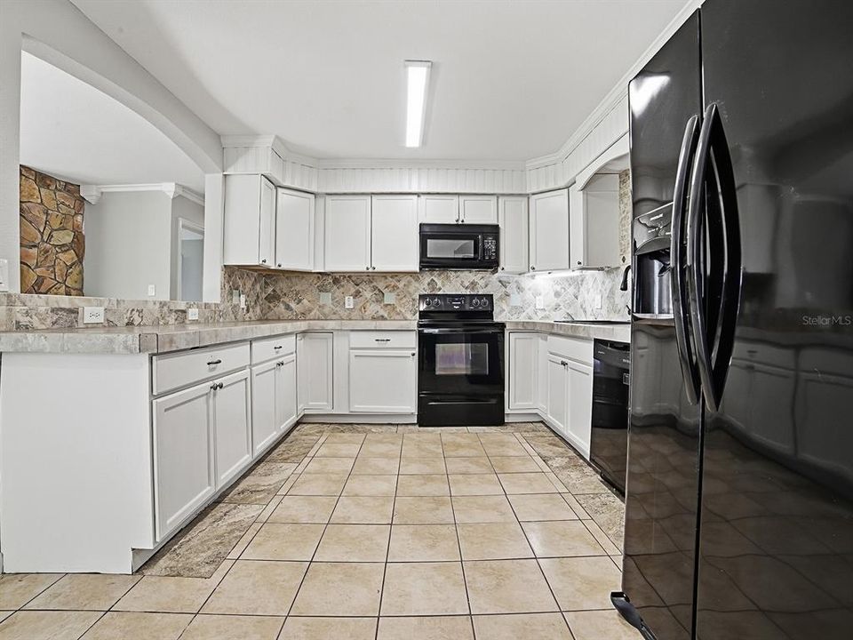 For Sale: $284,990 (3 beds, 1 baths, 1301 Square Feet)