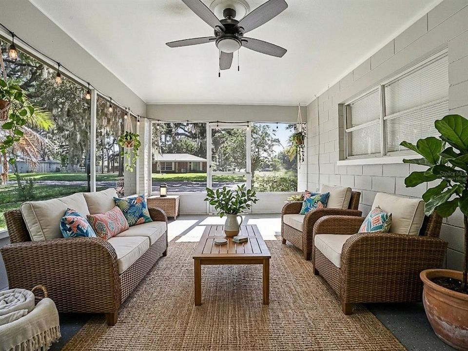 For Sale: $284,990 (3 beds, 1 baths, 1301 Square Feet)