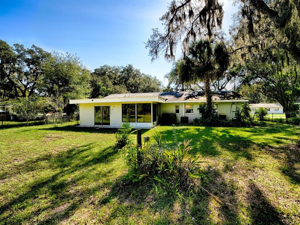 For Sale: $284,990 (3 beds, 1 baths, 1301 Square Feet)