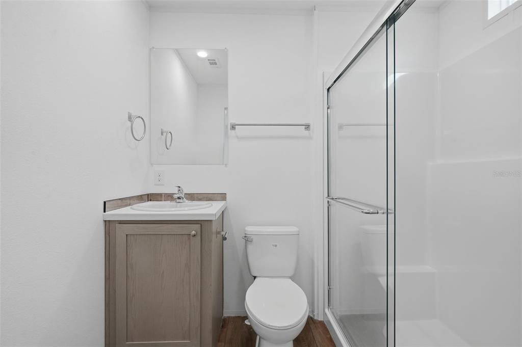 На продажу: $189,000 (2 спален, 2 ванн, 819 Квадратных фут)