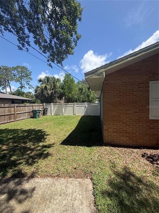 For Sale: $269,900 (5 beds, 2 baths, 3000 Square Feet)