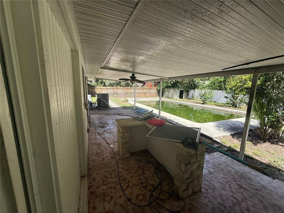 For Sale: $269,900 (5 beds, 2 baths, 3000 Square Feet)