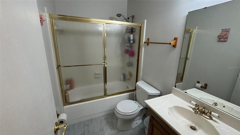 Activo con contrato: $349,900 (4 camas, 2 baños, 1356 Pies cuadrados)