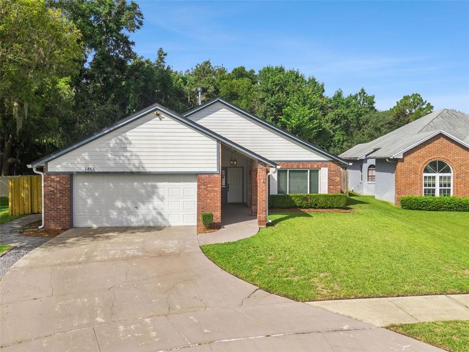 Activo con contrato: $449,000 (3 camas, 2 baños, 1673 Pies cuadrados)