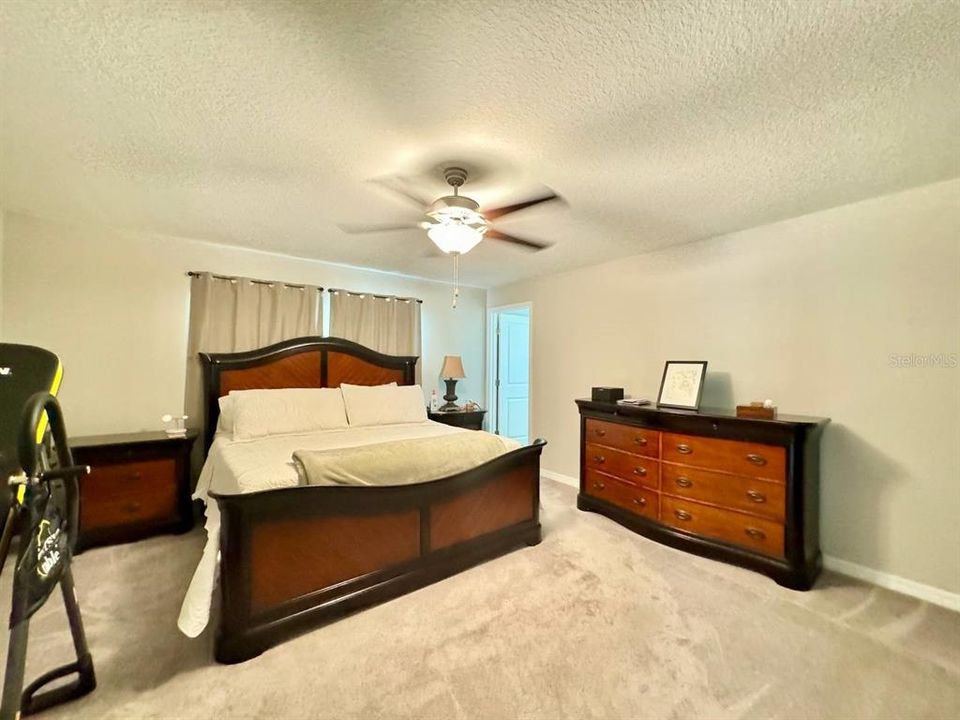 В аренду: $2,700 (4 спален, 2 ванн, 2439 Квадратных фут)