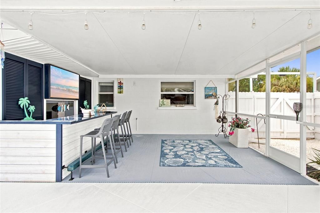 Active With Contract: $395,000 (3 beds, 2 baths, 1380 Square Feet)
