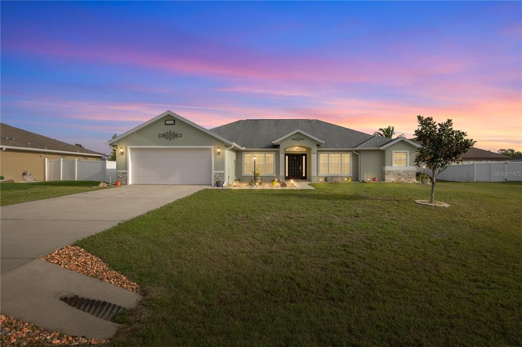 For Sale: $355,000 (3 beds, 2 baths, 2150 Square Feet)