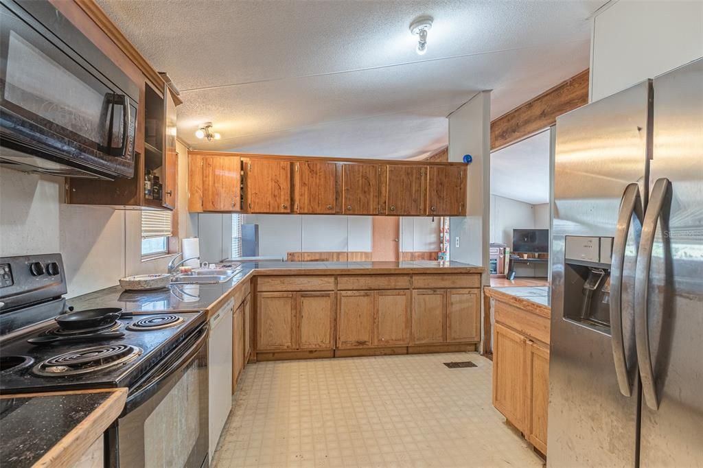 На продажу: $199,000 (3 спален, 2 ванн, 1560 Квадратных фут)