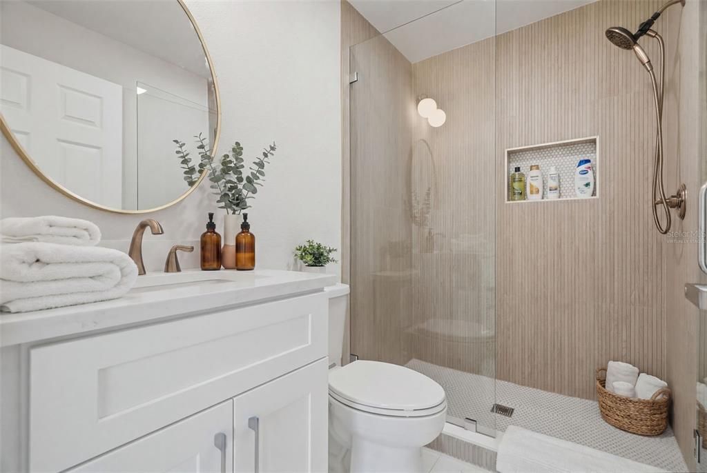 Под контрактом: $539,995 (3 спален, 2 ванн, 1750 Квадратных фут)
