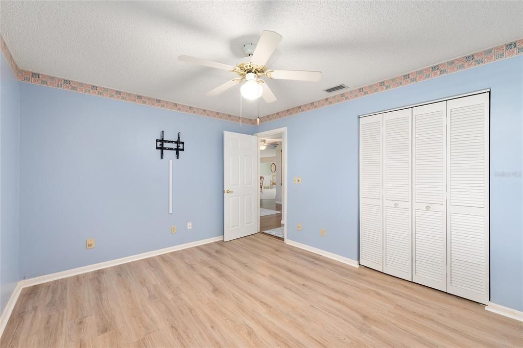 For Sale: $185,900 (2 beds, 2 baths, 1748 Square Feet)