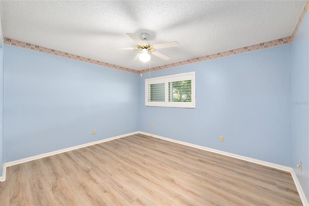 For Sale: $185,900 (2 beds, 2 baths, 1748 Square Feet)
