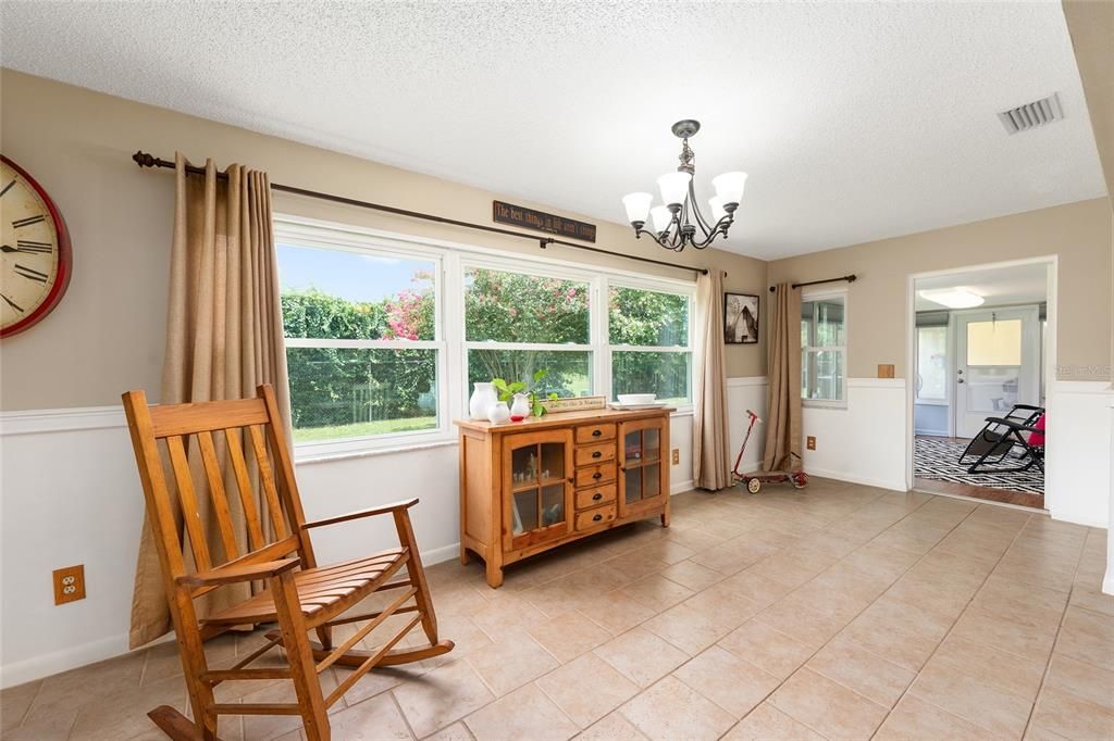 For Sale: $185,900 (2 beds, 2 baths, 1748 Square Feet)