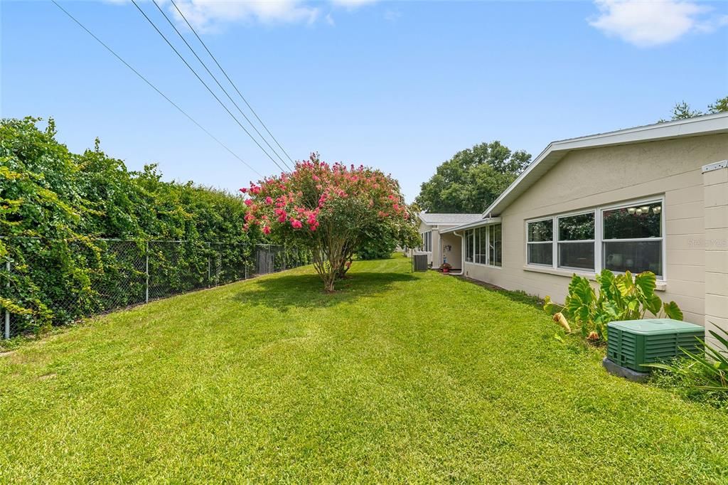 For Sale: $185,900 (2 beds, 2 baths, 1748 Square Feet)