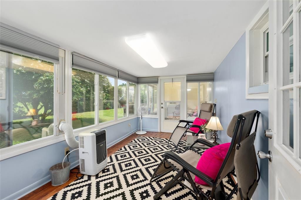 For Sale: $185,900 (2 beds, 2 baths, 1748 Square Feet)