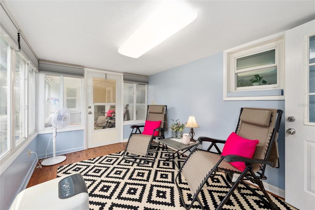 For Sale: $185,900 (2 beds, 2 baths, 1748 Square Feet)