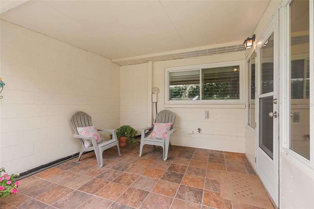 For Sale: $185,900 (2 beds, 2 baths, 1748 Square Feet)