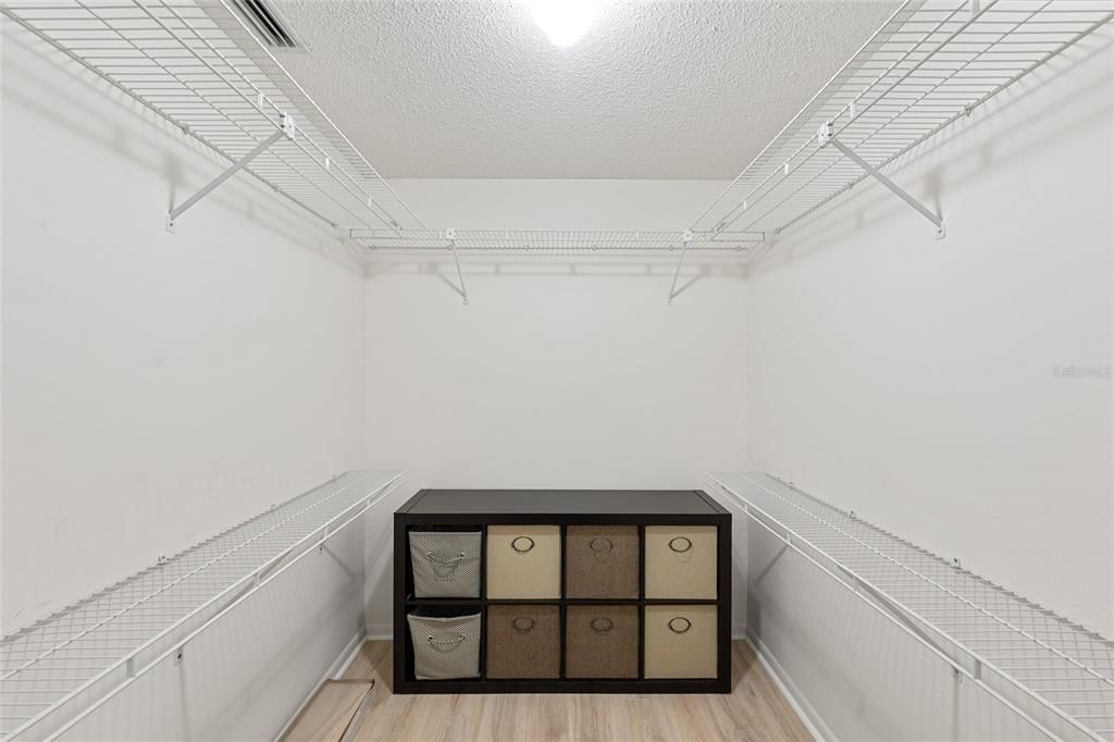 For Sale: $185,900 (2 beds, 2 baths, 1748 Square Feet)
